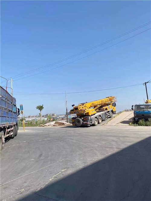 饶河县25吨吊车的租赁价格大概是多少？