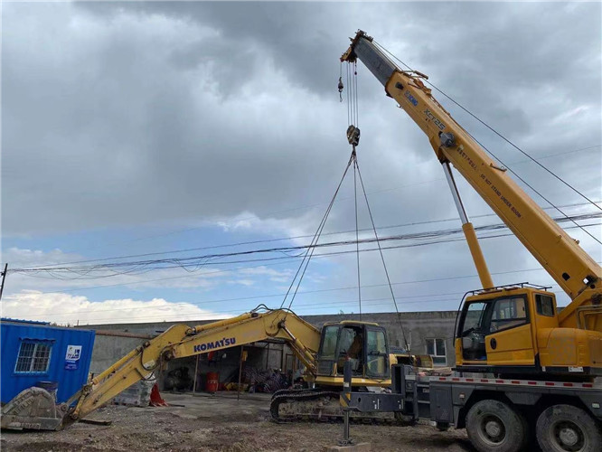 饶河县25吨吊车的工作半径是多少？