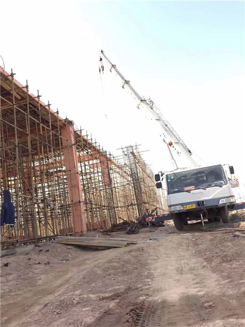 饶河县吊车作业的安全注意事项有哪些？